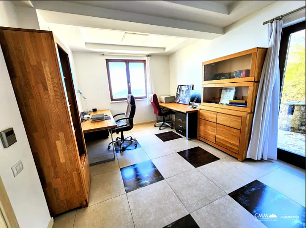 Rustovo'da 5 Yatak Odalı Villa, 392 m²